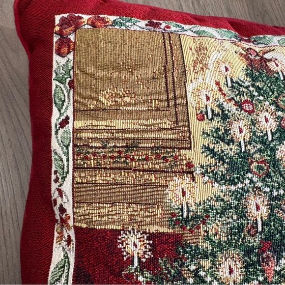 Newport Needlepoint Tapestry Throw Pillow Christmas Tree Vtg Toys Red 17”x17” - Picture 4 of 6